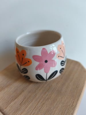 Image of Petite  tasse ronde fleurie