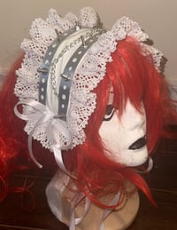 Image 1 of metal screw headdress (white x white)