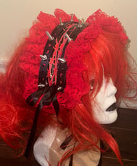 Image 1 of metal screw headdress (black x red)