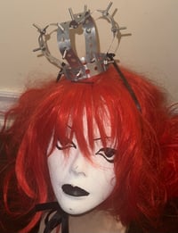 Image 2 of metal screw crown