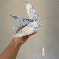 Image 2 of Dans sa robe fleurie 