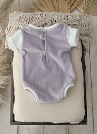 Image 2 of Photo prop | Newborn bodysuit Amir | gray | white