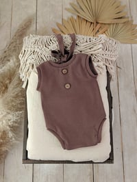 Image 2 of Newborn Photoshoot bodysuit Robbie | sleeveless | brown | photo props