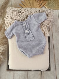 Image 3 of Newborn boys bodysuit Patrick - grey | photo props