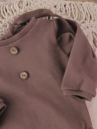 Image 3 of Newborn boy onesie for photoshoot | Robbie | long sleeves | brown
