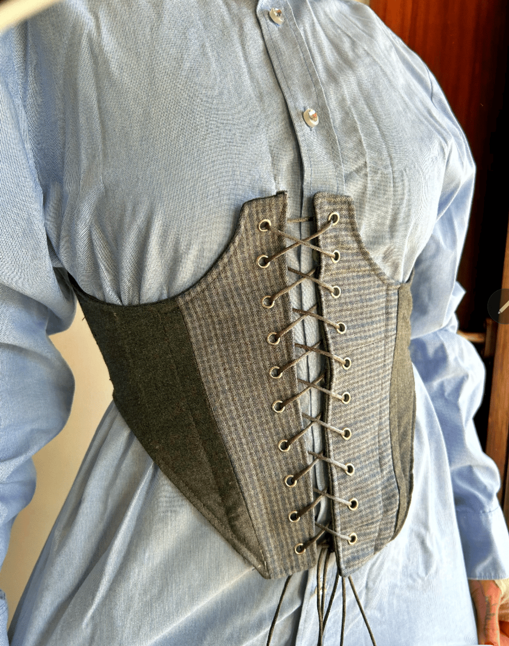 Image of the "glacier" graphic underbust corset