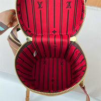 Image 4 of LV Getaway Crossbody