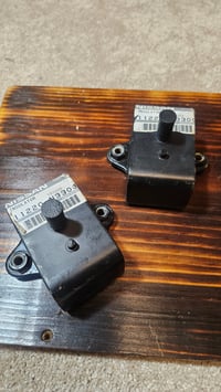 Image 1 of 11220-N3300 240z 260z 280z Engine Mounts 