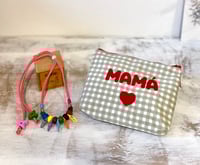 Image 4 of Neceser bordado  Mamá