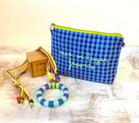 Image 3 of Neceser bordado  Eres mi lugar favorito