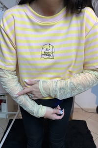 Image 3 of T-shirt crop maniche in pizzo I LOVE MY BODY