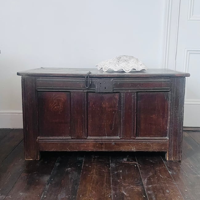 Early 18th Century Georgian Oak Coffer  Dublin