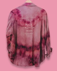 Image 2 of HANDGEFÄRBT ✘ OVERSIZED HEMD ✘ IBIZA PRINT  ✘ VINTAGE  ✘ UPCYCLED