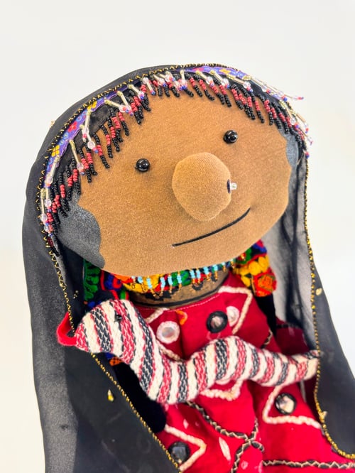 Image of Kamaykia the animal whisperer and her snake Sissy