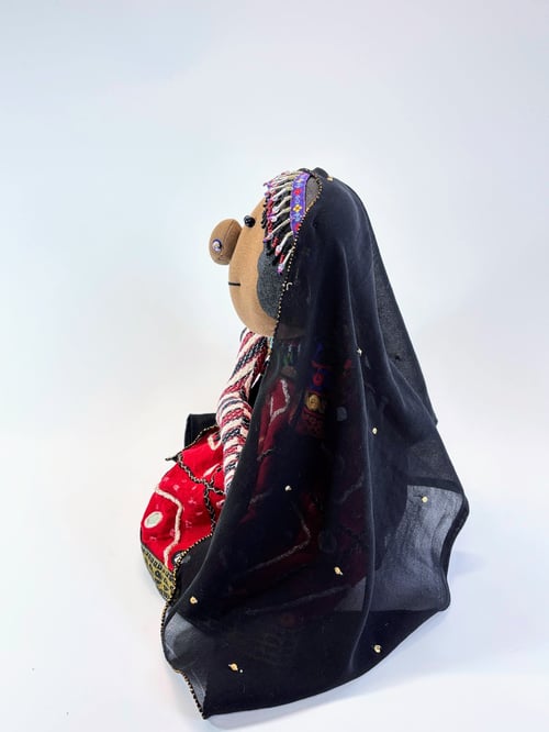 Image of Kamaykia the animal whisperer and her snake Sissy