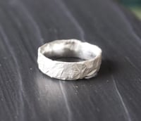 Faceted Band