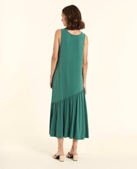 Image 3 of Vestido maxi con volante asimétrico verde