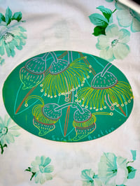 Image 2 of 12/1 Green Gum Blossoms