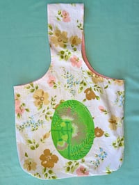 Image 1 of 14/1 Green Lace Flower