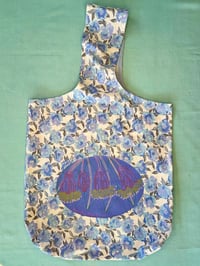 Image 1 of 15/1 Cornflour Blue Gum Blossoms