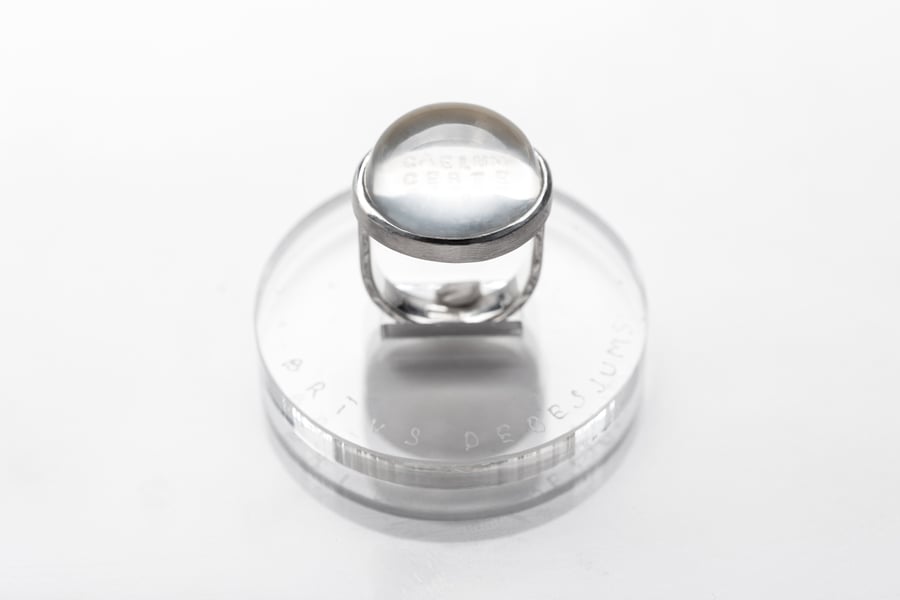 Image of "The sky is clearly open" silver ring with rock crystal   · CAELUM CERTE PAPET ·