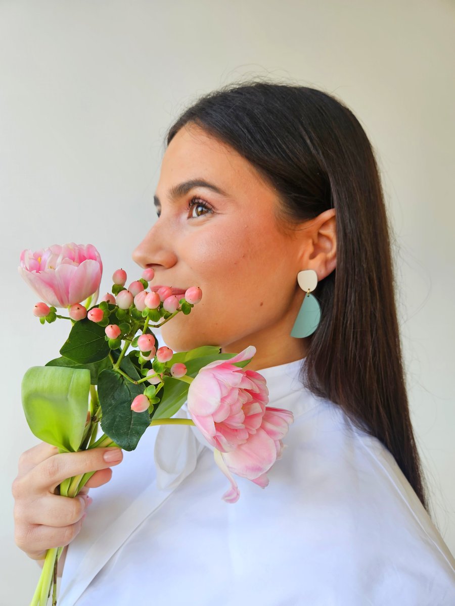 Image of Pendientes GRETA - Beige-verde caqui