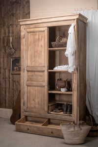 Image 2 of L'armoire en peuplier