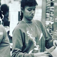 Image 2 of Scorpio teal L (21"p2p, 26"s2h, 31"c2c) 