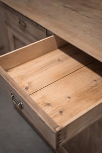 Image 18 of Le buffet trois quarts