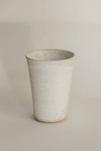 Image 4 of tumbler in rice white