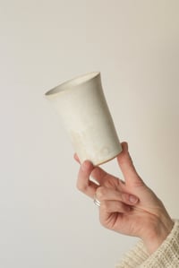 Image 3 of tumbler in rice white