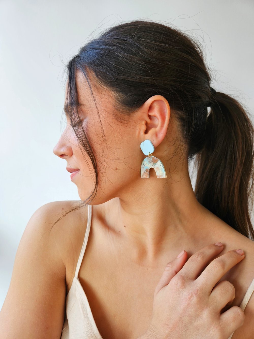 Image of Pendientes ALLEGRA -"U"