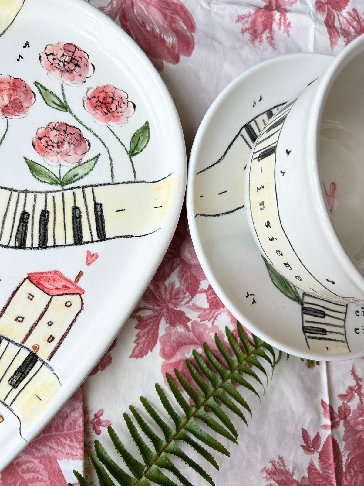 SET VASSOIO CUORE + 2 TAZZE CAFFELLATTE + 2 PORTATOVAGLIOLI