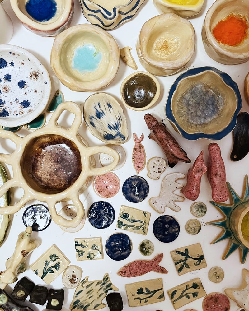 Image of Warsztaty stałe - lepienie & szkliwienie, środy 18.00 - 20.00