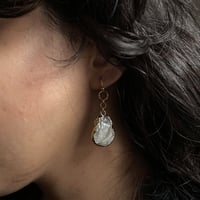 Image 3 of CHAIN EARRINGS WITH PEARL