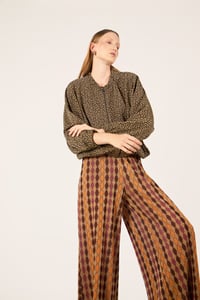 Image 2 of BOMBER CAMERUN MACU ORO