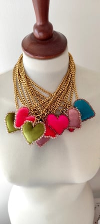 Image 1 of 💕 Collane CUORE con catena 💕 in velluto con perline  