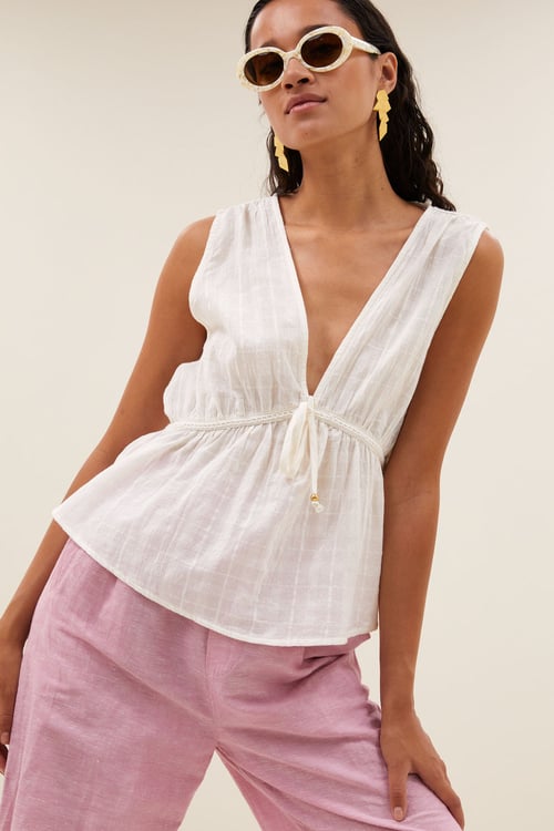 Image of 1- Blusa Meryl Dobby cloud white