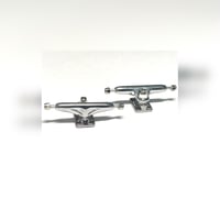 Image 1 of XOANA trucks 32mm SILVER