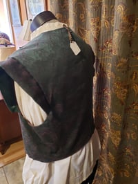 Image 2 of Short Doublet green with maroon