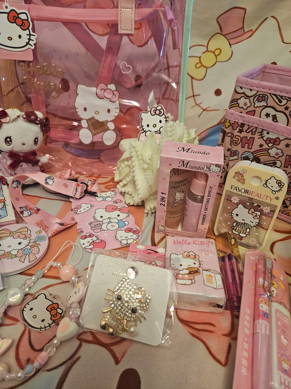 Image of Hello Kitty Pinky Clear Tote Bundle 