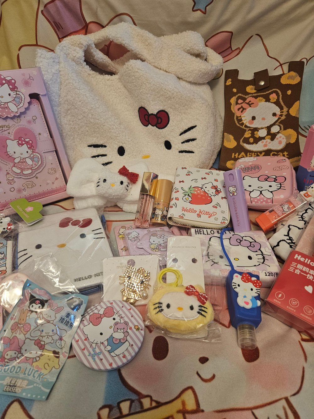 Image of Hello Kitty Red & White Shoulder Bag Bundle 