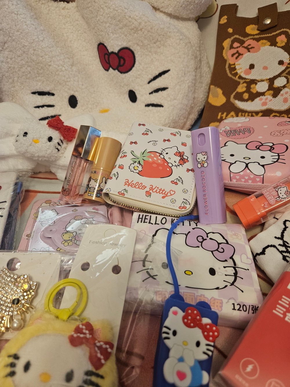 Image of Hello Kitty Red & White Shoulder Bag Bundle 