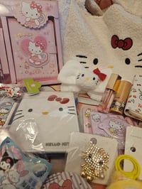 Image 6 of Hello Kitty Red & White Shoulder Bag Bundle 