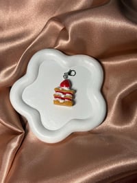 Image 5 of Bakery Charms: Kindle, Phone Claw Clip Charm with Tether