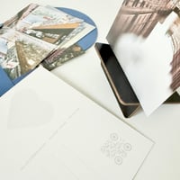 Image 5 of Geschenk-Set 🎁: 8 Hamburg-Postkarten mit Ständer & Schachtel (inkl. Versand)