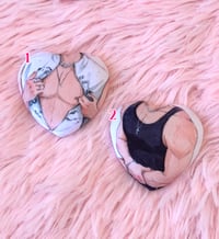 Image 2 of SKZ - HEART PLUSH BADGE