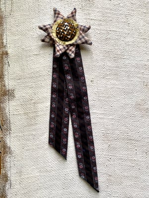 Image of rosette - no. 10