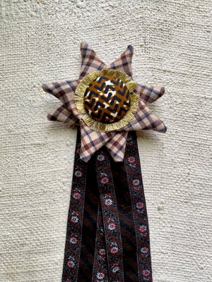 Image of rosette - no. 10