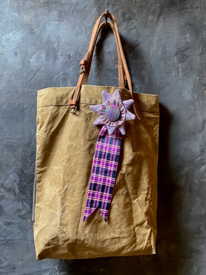 Image of rosette - no. 11